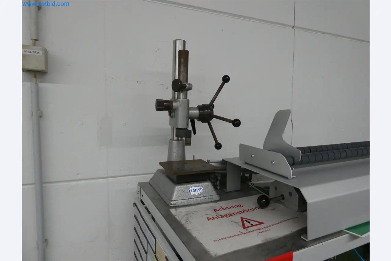 Máquinas de moldeo por inyección, máquinas CNC y líneas de montaje para elementos calefactores y componentes de automoción-11