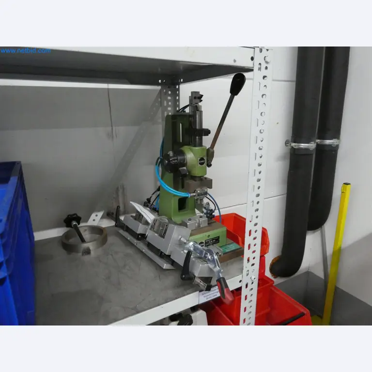 Máquinas de moldeo por inyección, máquinas CNC y líneas de montaje para elementos calefactores y componentes de automoción-12