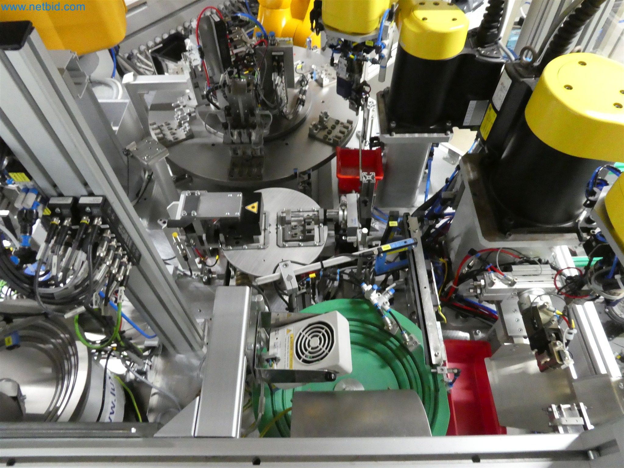 Máquinas de moldeo por inyección, máquinas CNC y líneas de montaje para elementos calefactores y componentes de automoción-10