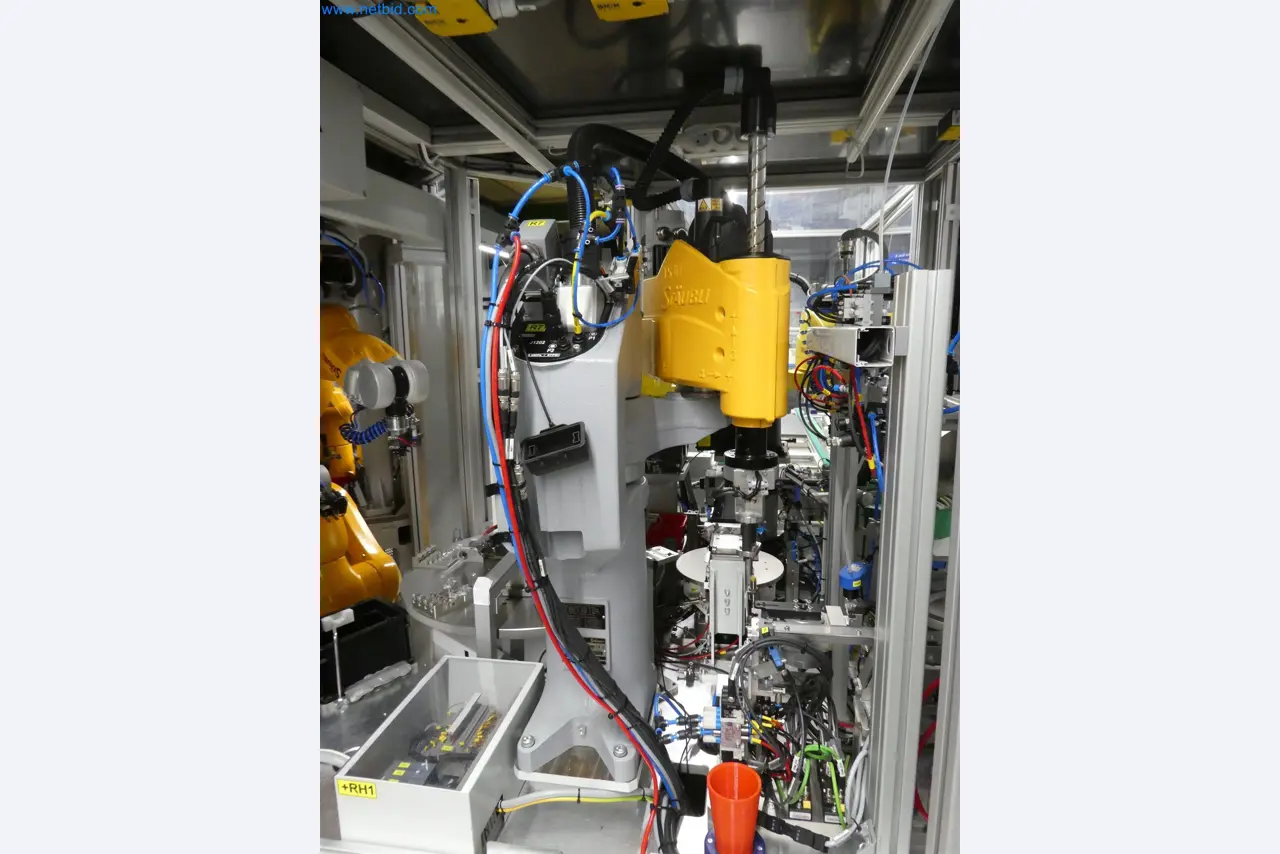 Máquinas de moldeo por inyección, máquinas CNC y líneas de montaje para elementos calefactores y componentes de automoción-13