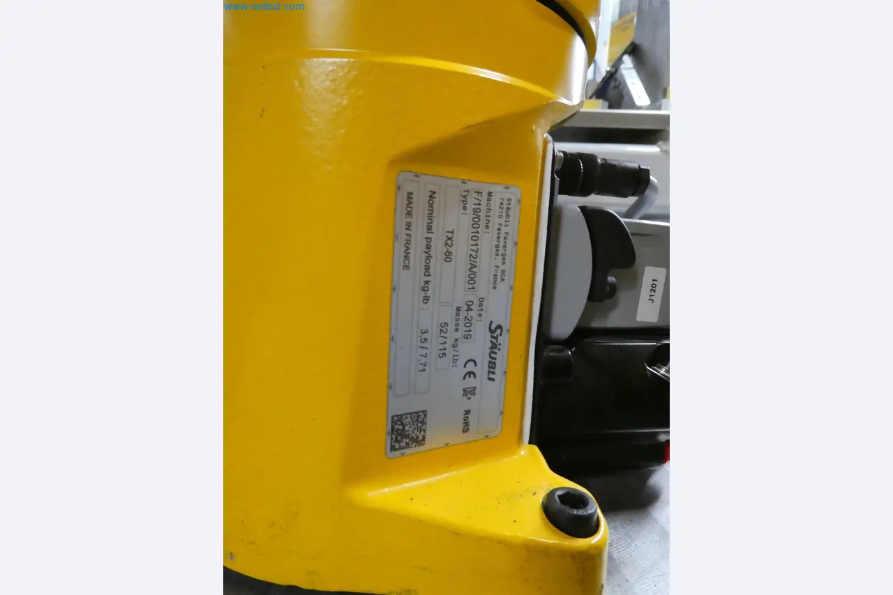 Máquinas de moldeo por inyección, máquinas CNC y líneas de montaje para elementos calefactores y componentes de automoción-16