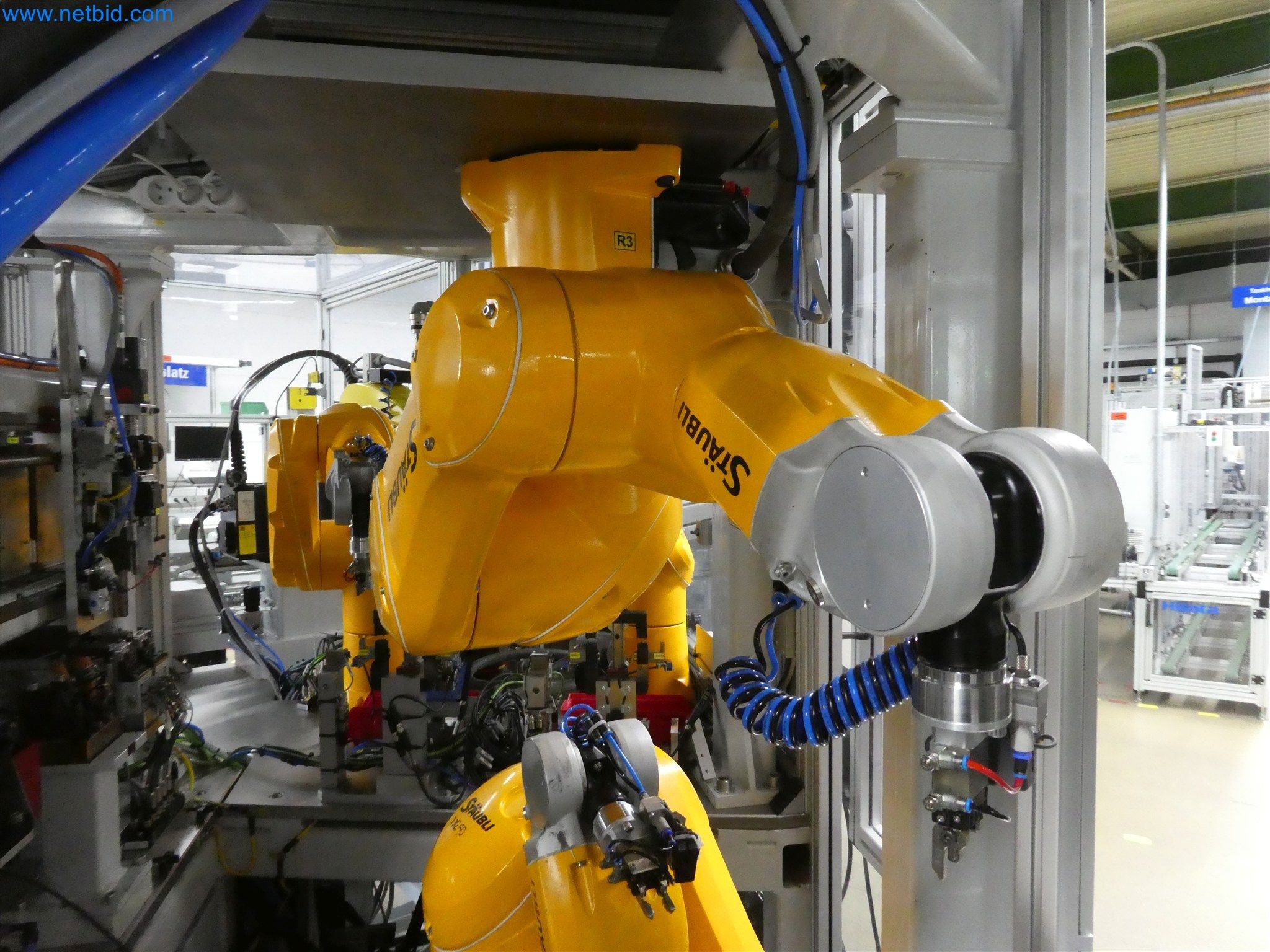 Máquinas de moldeo por inyección, máquinas CNC y líneas de montaje para elementos calefactores y componentes de automoción-17