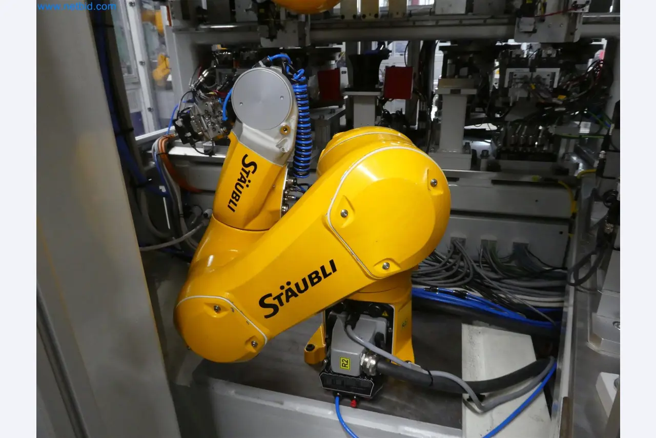 Máquinas de moldeo por inyección, máquinas CNC y líneas de montaje para elementos calefactores y componentes de automoción-19