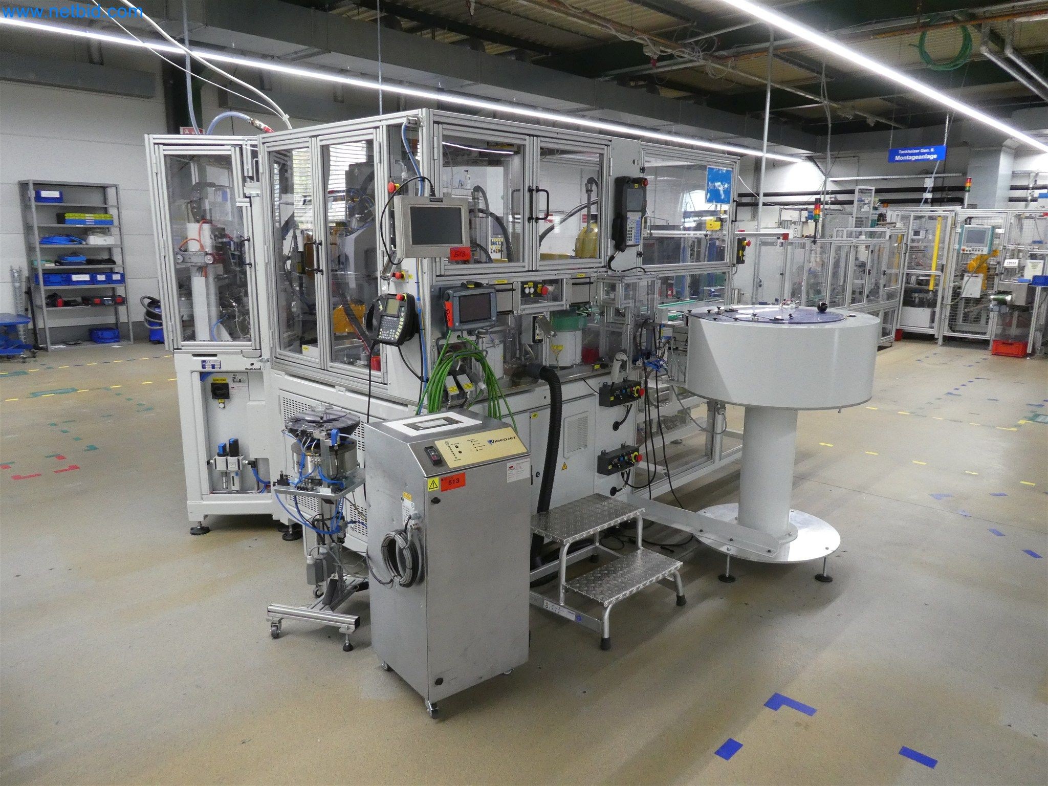 Máquinas de moldeo por inyección, máquinas CNC y líneas de montaje para elementos calefactores y componentes de automoción-1