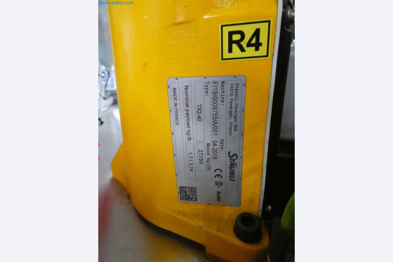 Máquinas de moldeo por inyección, máquinas CNC y líneas de montaje para elementos calefactores y componentes de automoción-20