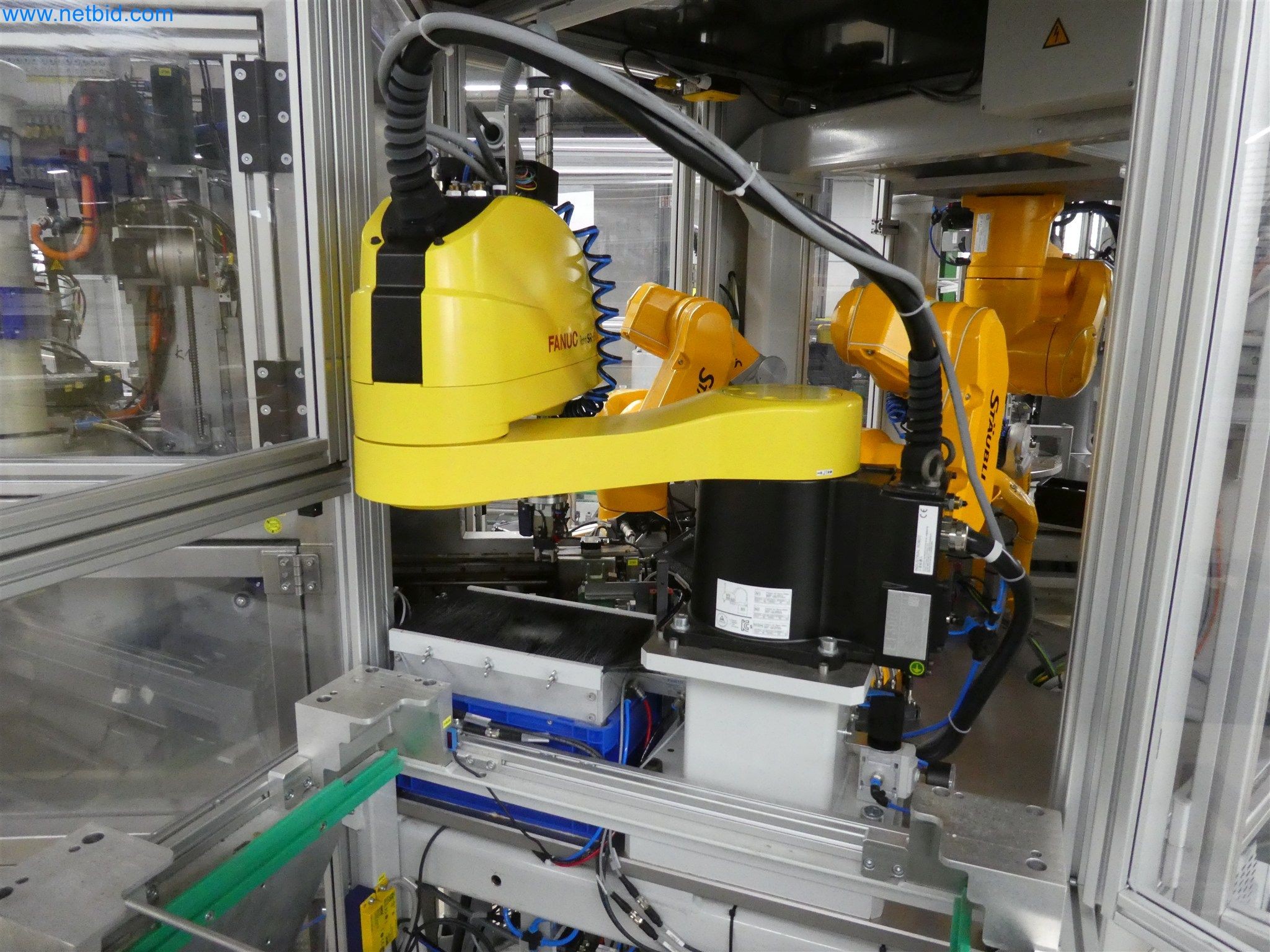 Máquinas de moldeo por inyección, máquinas CNC y líneas de montaje para elementos calefactores y componentes de automoción-24