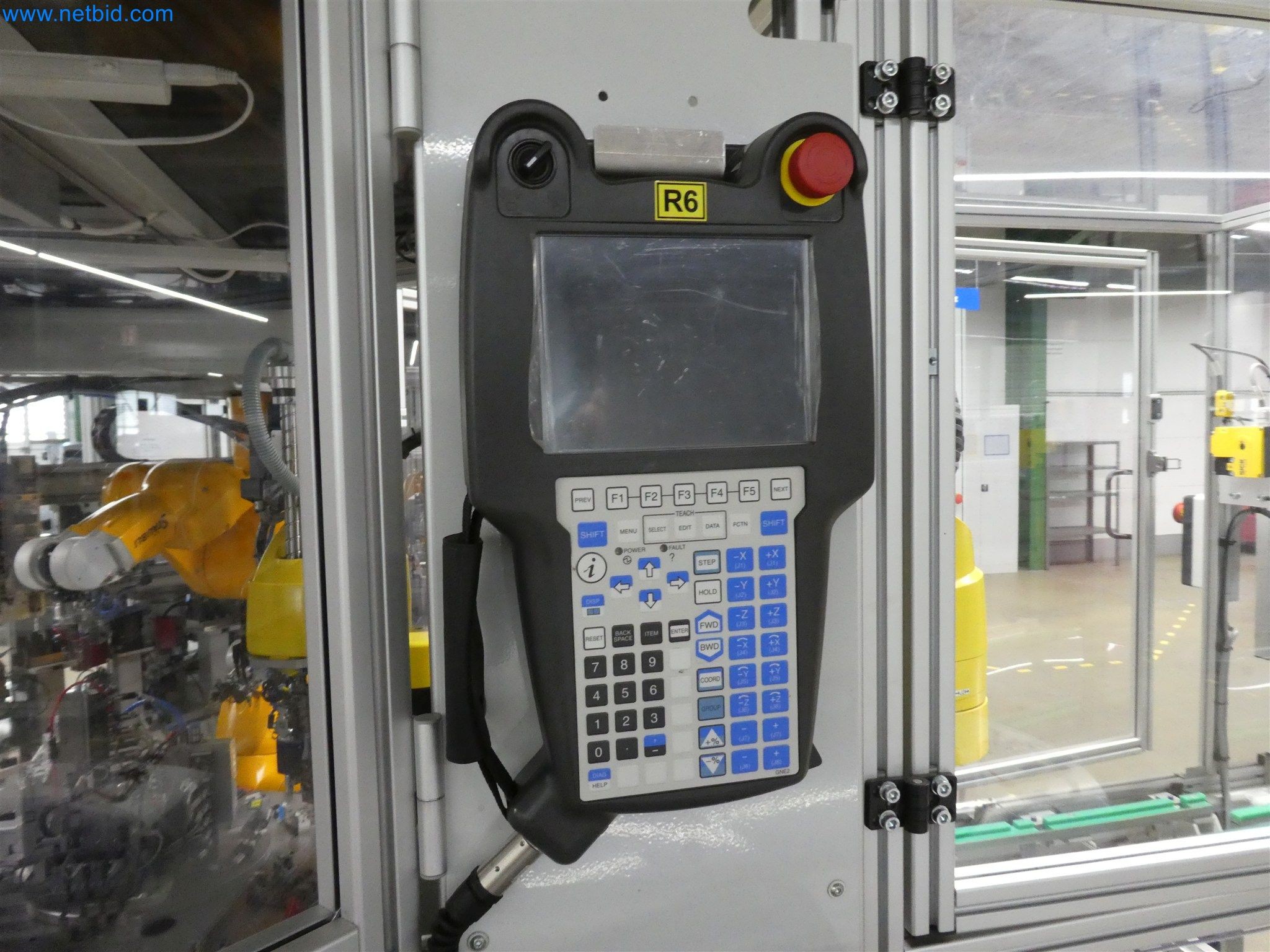 Máquinas de moldeo por inyección, máquinas CNC y líneas de montaje para elementos calefactores y componentes de automoción-28