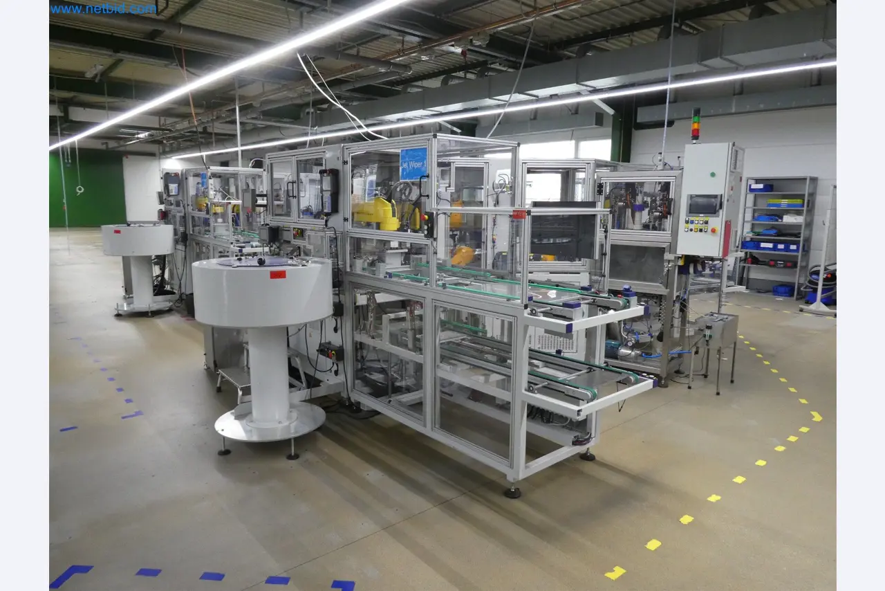 Máquinas de moldeo por inyección, máquinas CNC y líneas de montaje para elementos calefactores y componentes de automoción-2