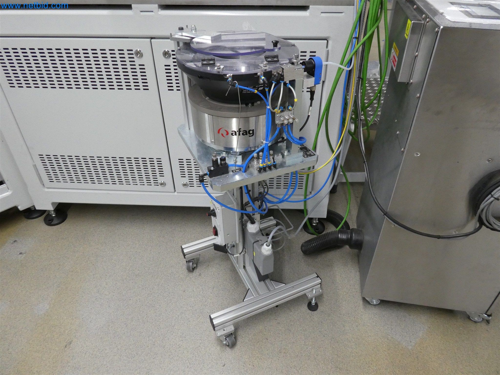 Máquinas de moldeo por inyección, máquinas CNC y líneas de montaje para elementos calefactores y componentes de automoción-33