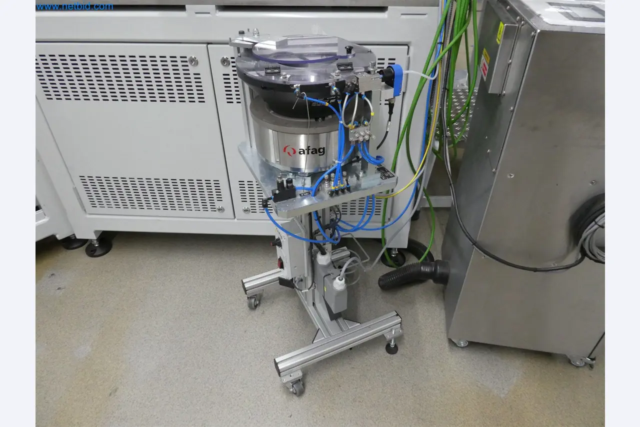 Máquinas de moldeo por inyección, máquinas CNC y líneas de montaje para elementos calefactores y componentes de automoción-33