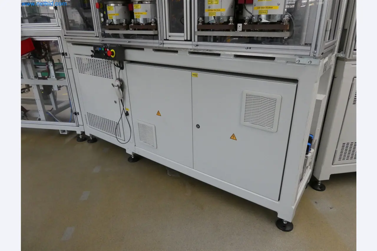 Máquinas de moldeo por inyección, máquinas CNC y líneas de montaje para elementos calefactores y componentes de automoción-36