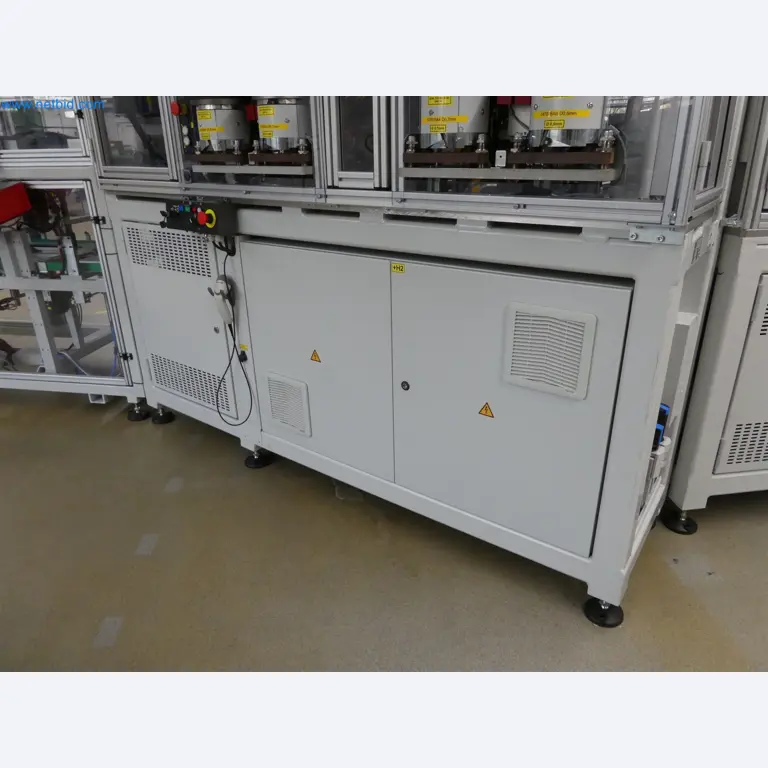 Máquinas de moldeo por inyección, máquinas CNC y líneas de montaje para elementos calefactores y componentes de automoción-36