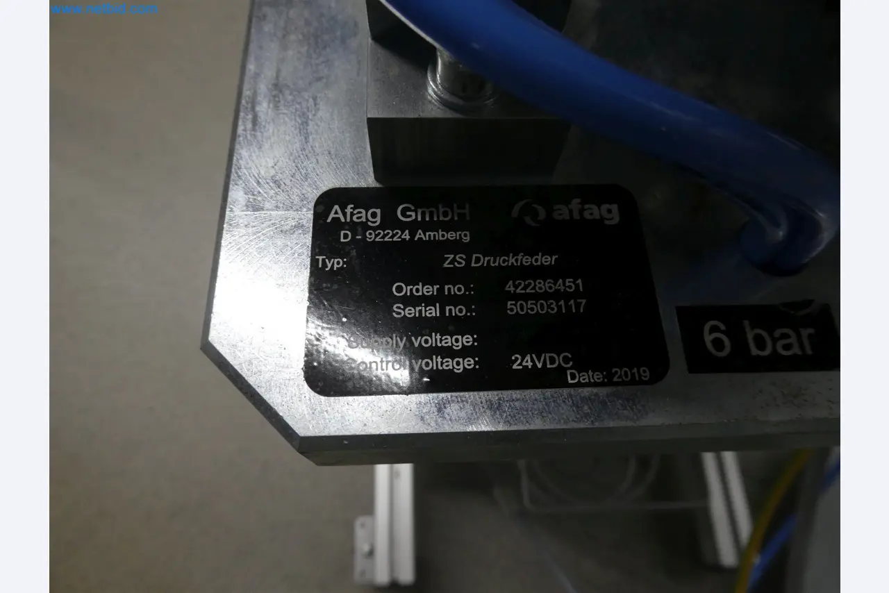 Máquinas de moldeo por inyección, máquinas CNC y líneas de montaje para elementos calefactores y componentes de automoción-37