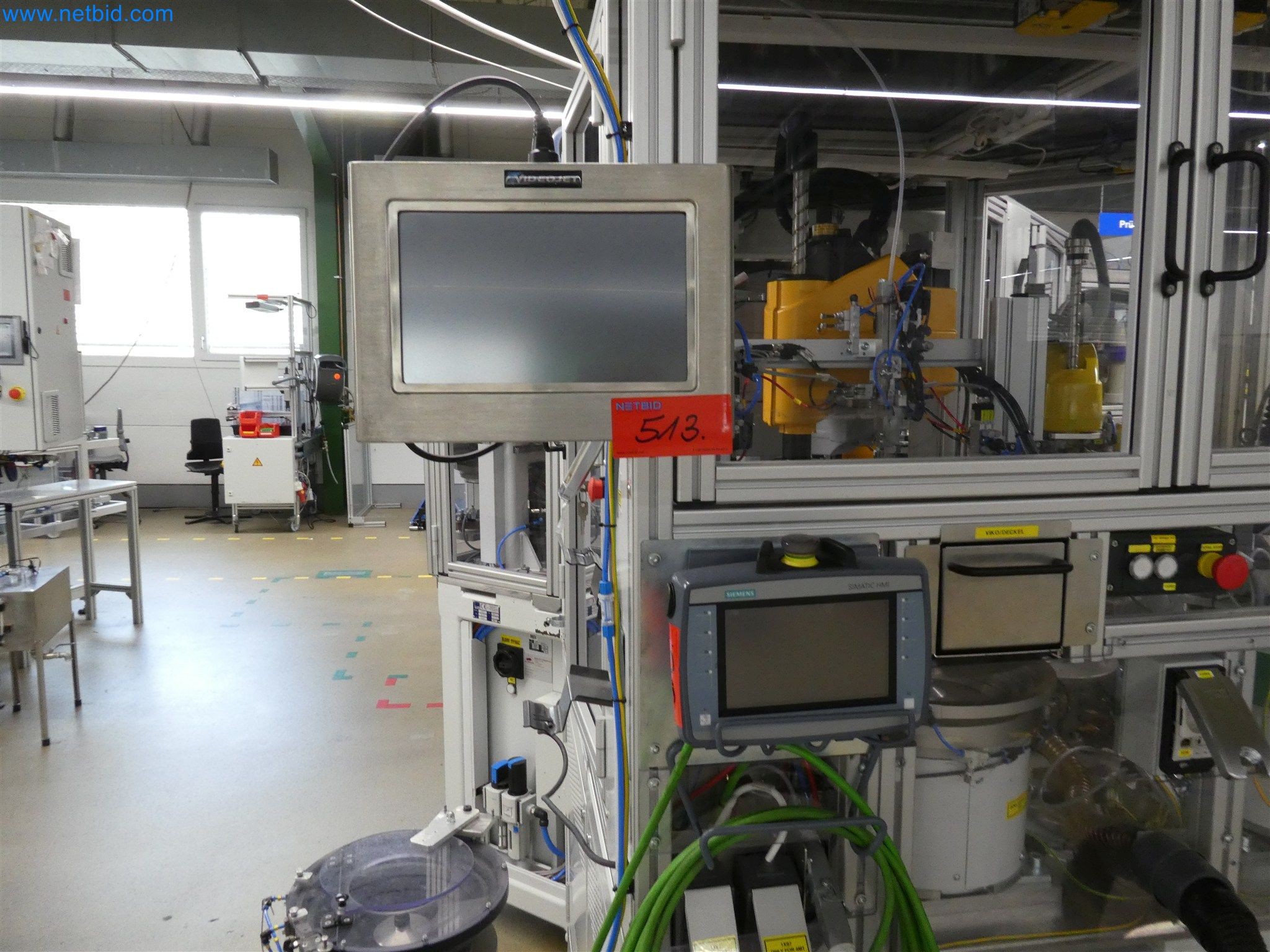 Máquinas de moldeo por inyección, máquinas CNC y líneas de montaje para elementos calefactores y componentes de automoción-3