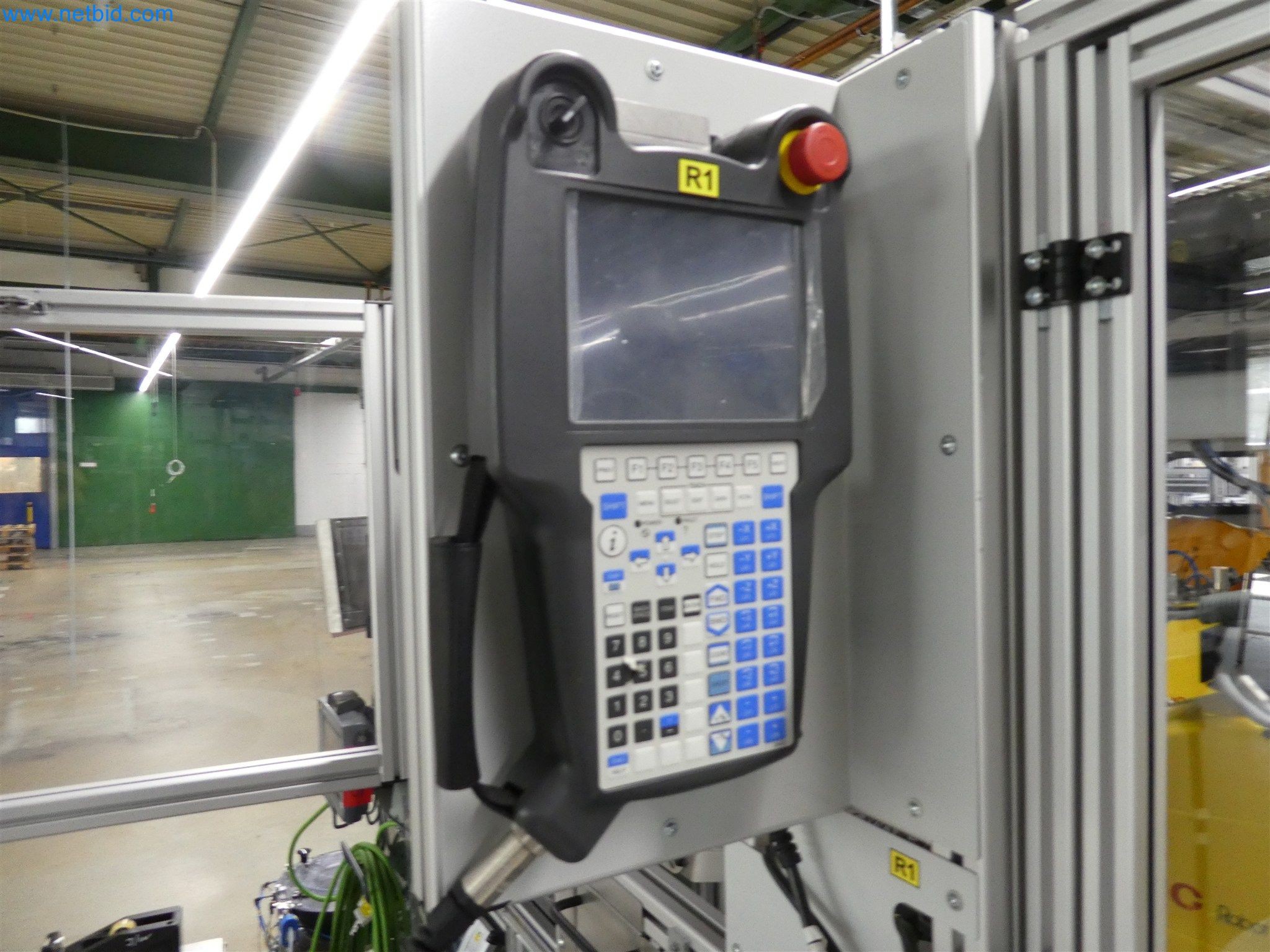 Máquinas de moldeo por inyección, máquinas CNC y líneas de montaje para elementos calefactores y componentes de automoción-27