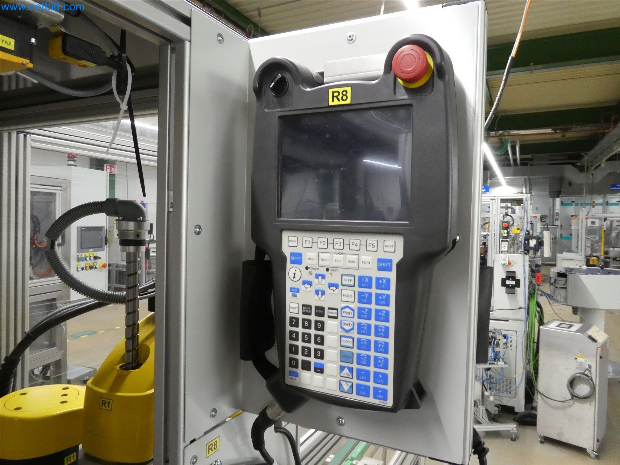 Máquinas de moldeo por inyección, máquinas CNC y líneas de montaje para elementos calefactores y componentes de automoción-28