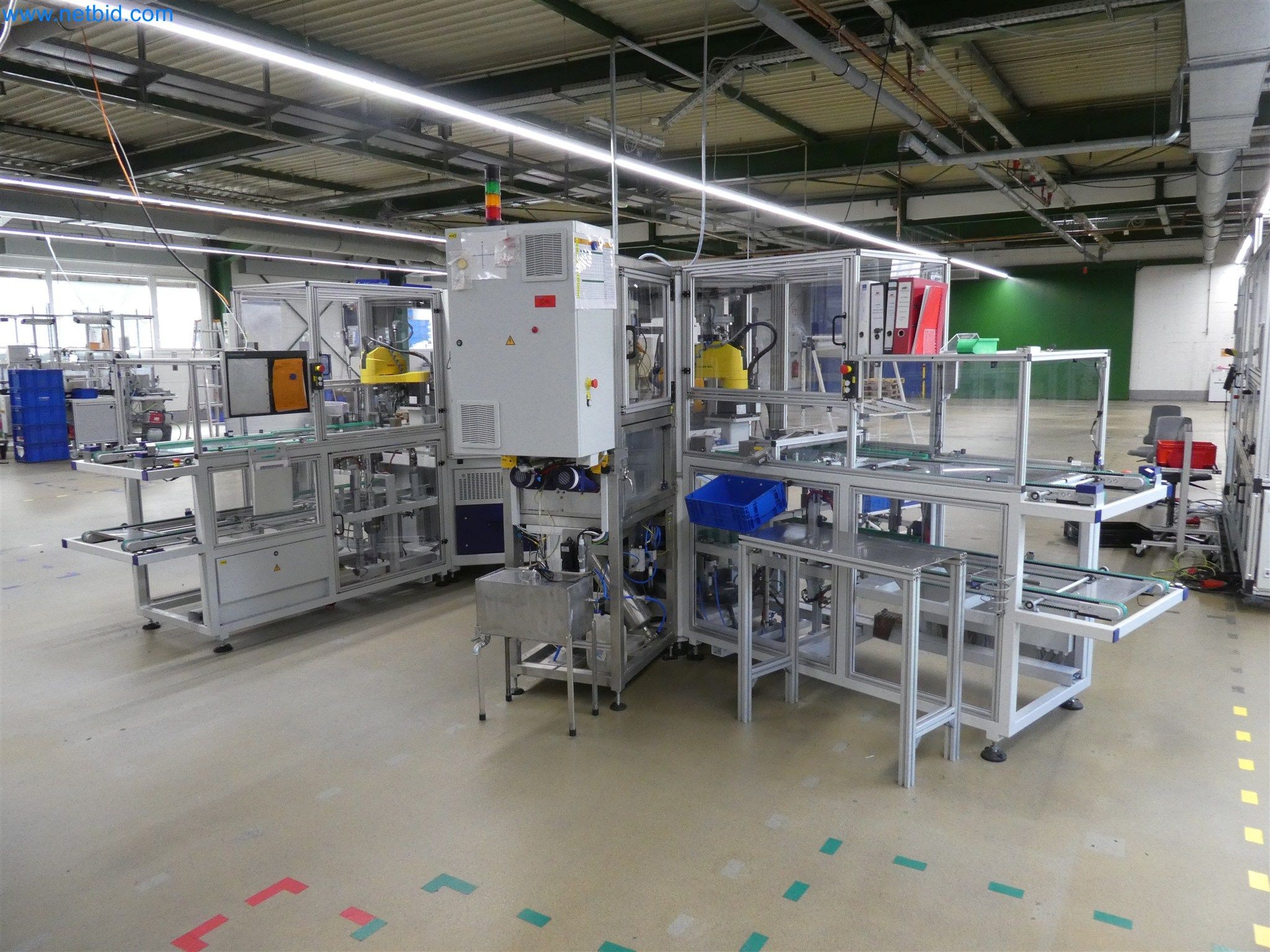 Máquinas de moldeo por inyección, máquinas CNC y líneas de montaje para elementos calefactores y componentes de automoción-2