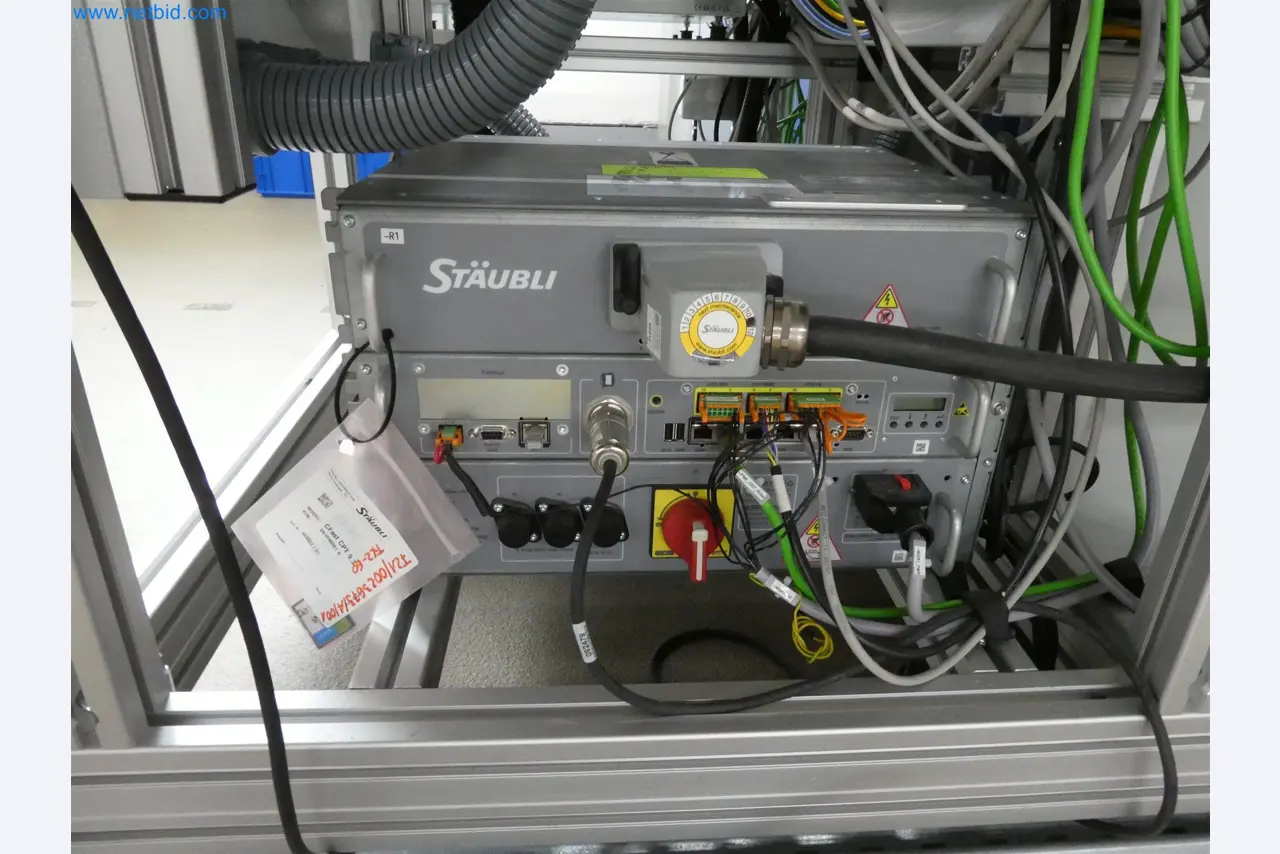 Máquinas de moldagem por injeção, máquinas CNC e linhas de montagem para elementos de aquecimento e componentes automóveis-12