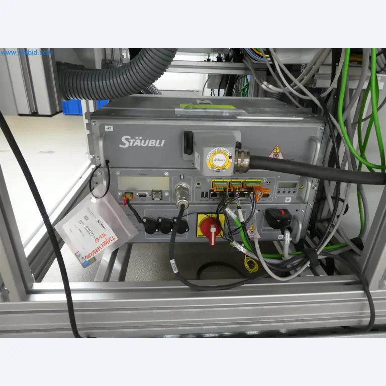 Máquinas de moldagem por injeção, máquinas CNC e linhas de montagem para elementos de aquecimento e componentes automóveis-12