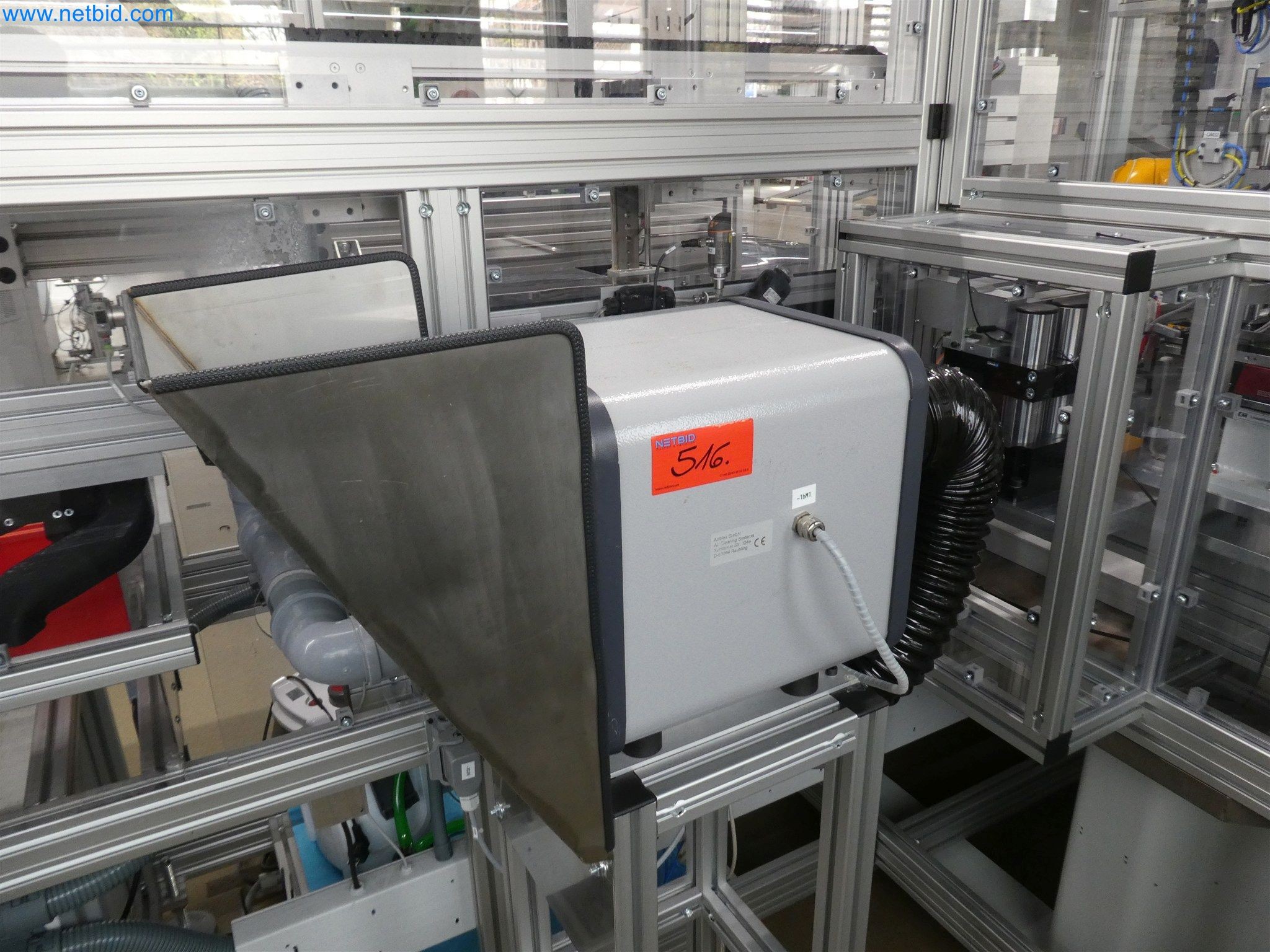 Máquinas de moldagem por injeção, máquinas CNC e linhas de montagem para elementos de aquecimento e componentes automóveis-17