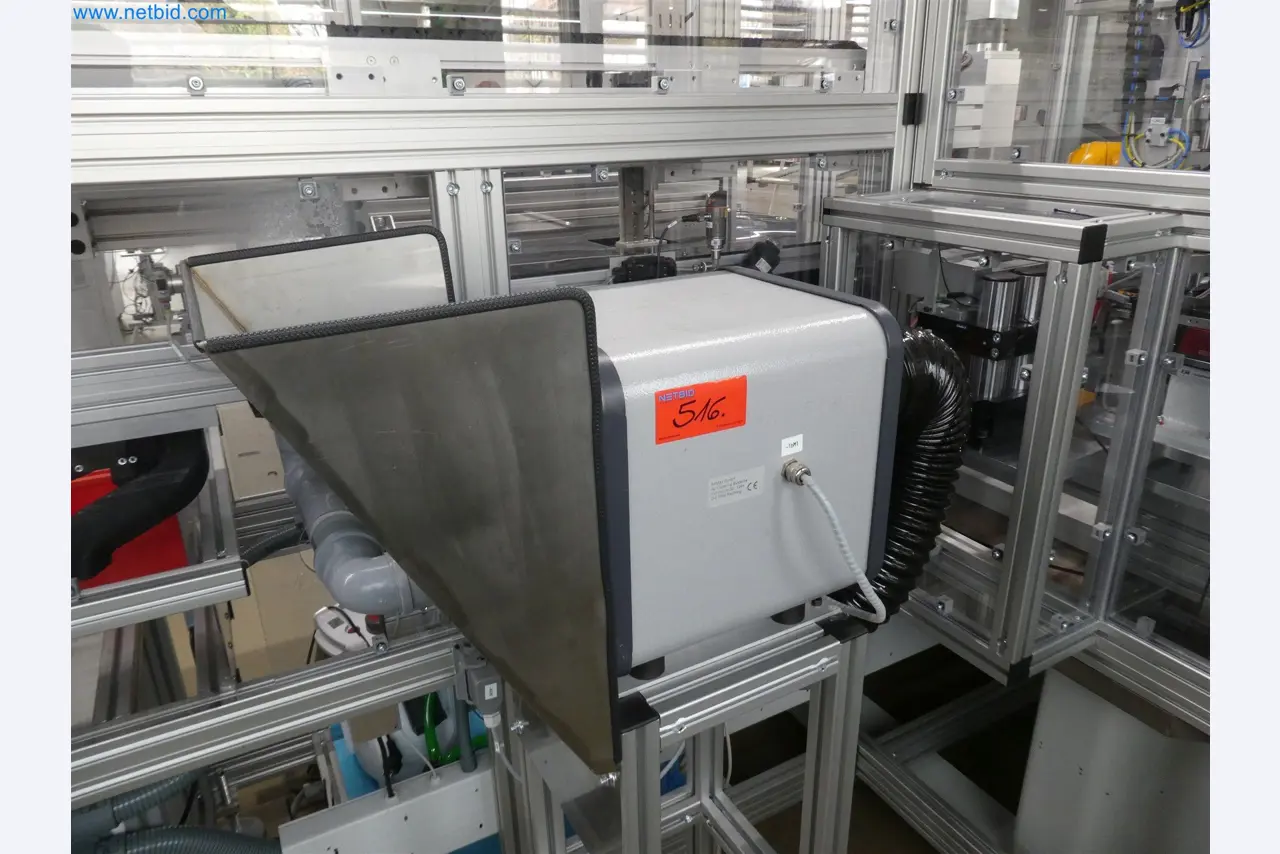 Máquinas de moldagem por injeção, máquinas CNC e linhas de montagem para elementos de aquecimento e componentes automóveis-17