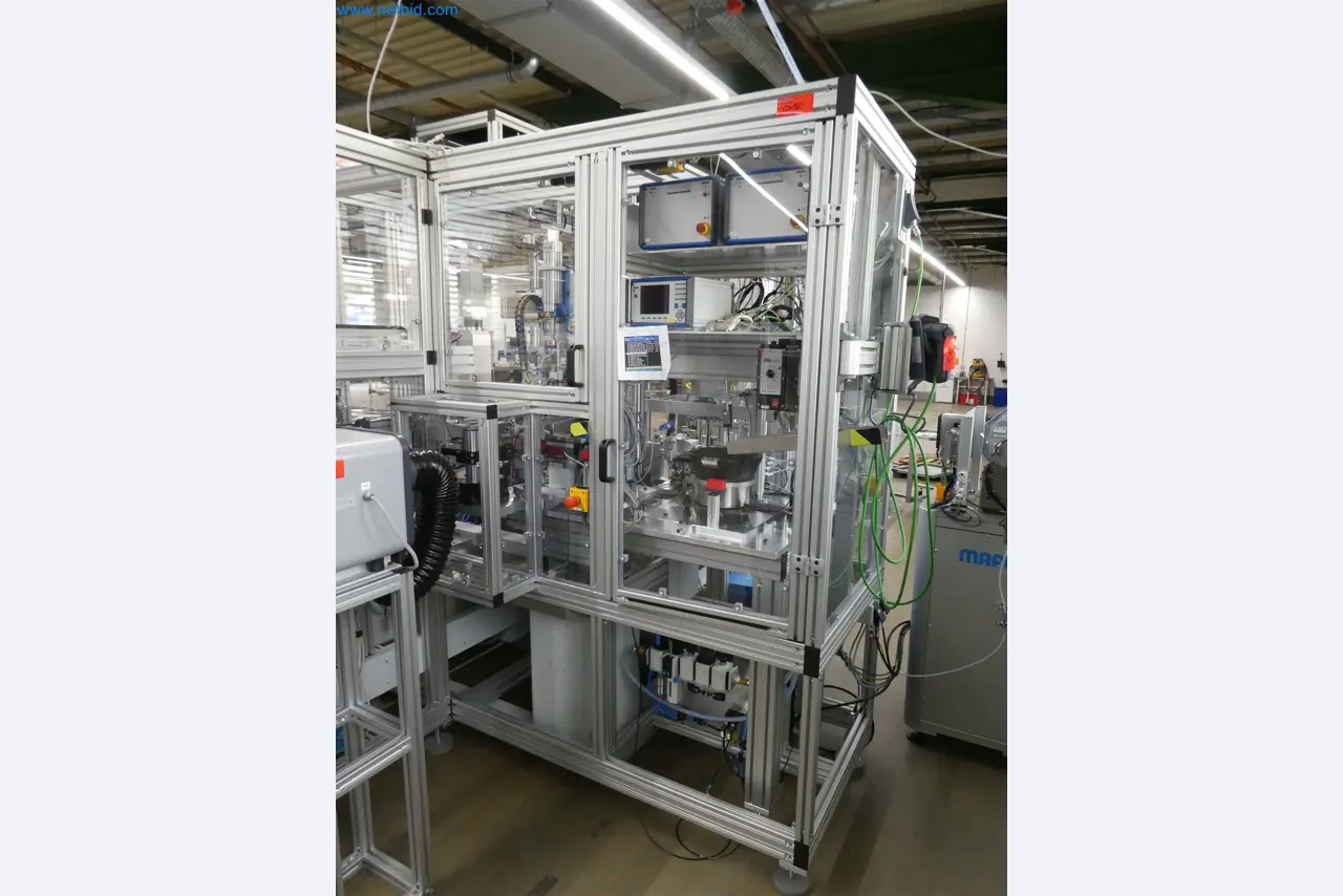 Máquinas de moldagem por injeção, máquinas CNC e linhas de montagem para elementos de aquecimento e componentes automóveis-20