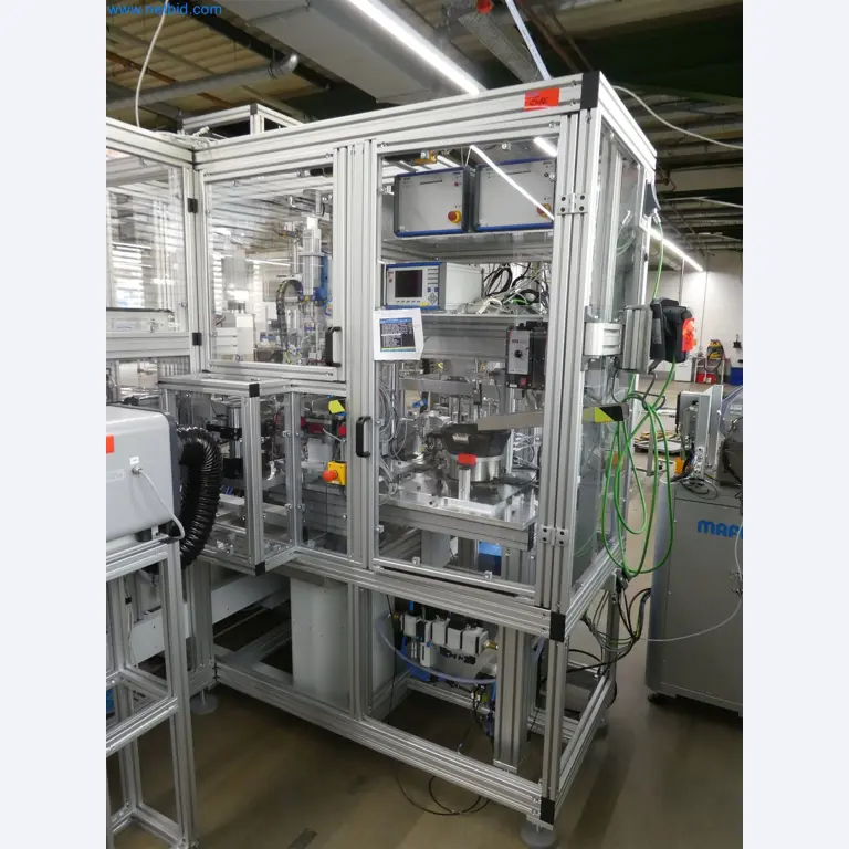 Máquinas de moldagem por injeção, máquinas CNC e linhas de montagem para elementos de aquecimento e componentes automóveis-20