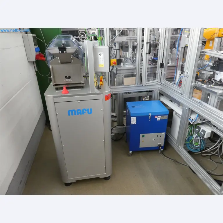 Máquinas de moldagem por injeção, máquinas CNC e linhas de montagem para elementos de aquecimento e componentes automóveis-21