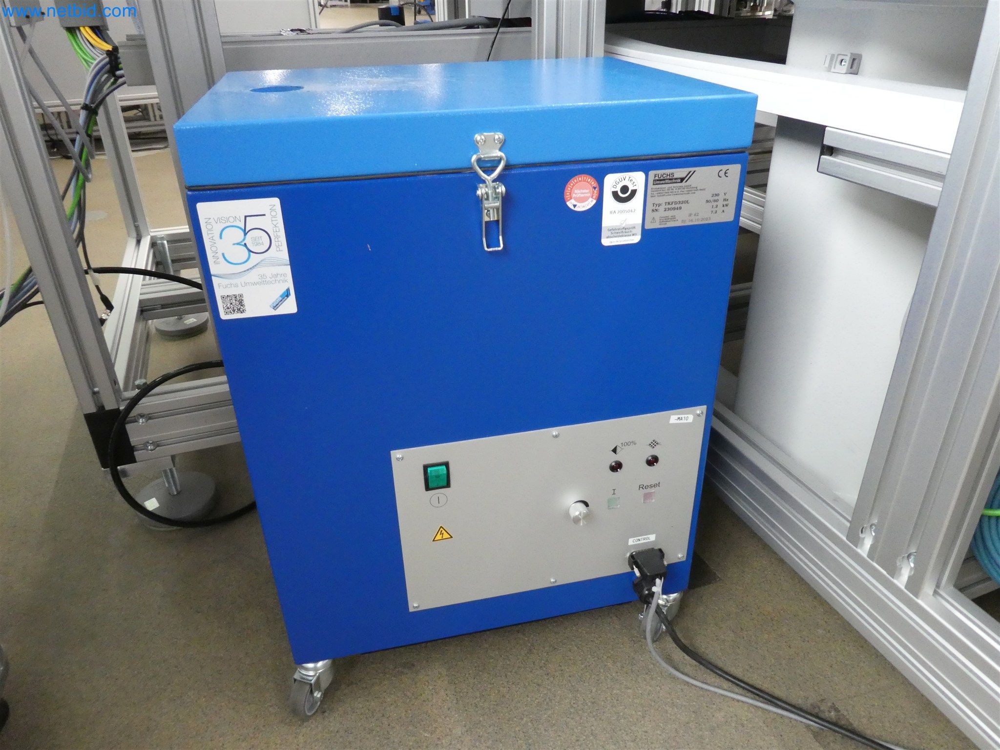 Máquinas de moldagem por injeção, máquinas CNC e linhas de montagem para elementos de aquecimento e componentes automóveis-23