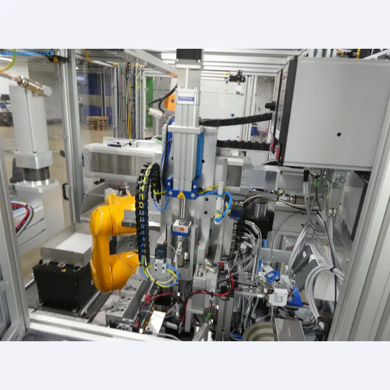 Máquinas de moldagem por injeção, máquinas CNC e linhas de montagem para elementos de aquecimento e componentes automóveis-24