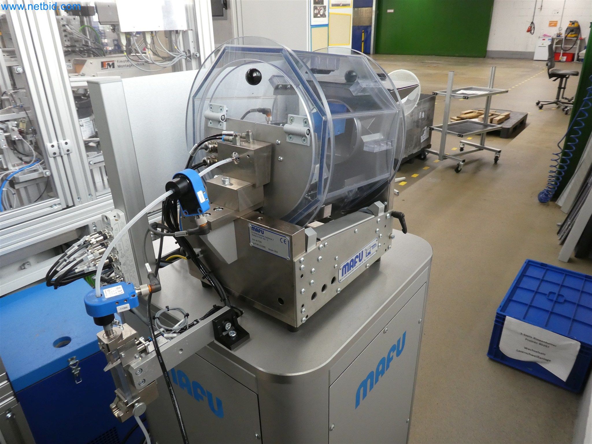 Máquinas de moldagem por injeção, máquinas CNC e linhas de montagem para elementos de aquecimento e componentes automóveis-25