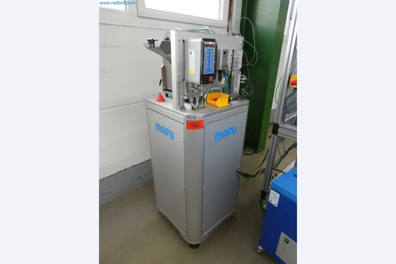 Máquinas de moldagem por injeção, máquinas CNC e linhas de montagem para elementos de aquecimento e componentes automóveis-26