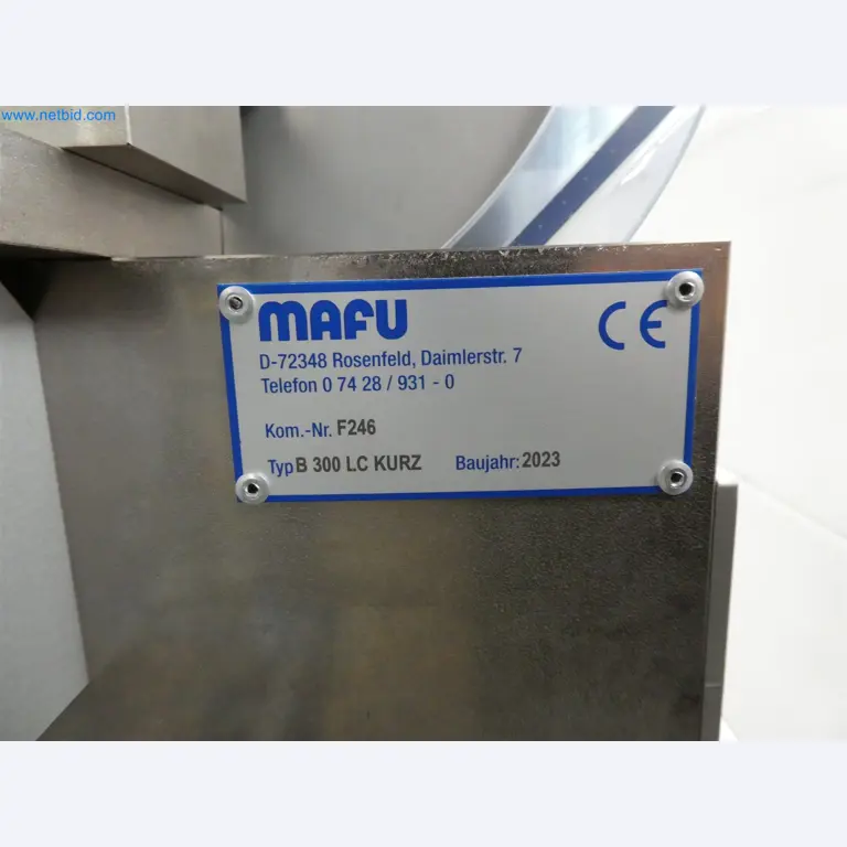 Máquinas de moldagem por injeção, máquinas CNC e linhas de montagem para elementos de aquecimento e componentes automóveis-27