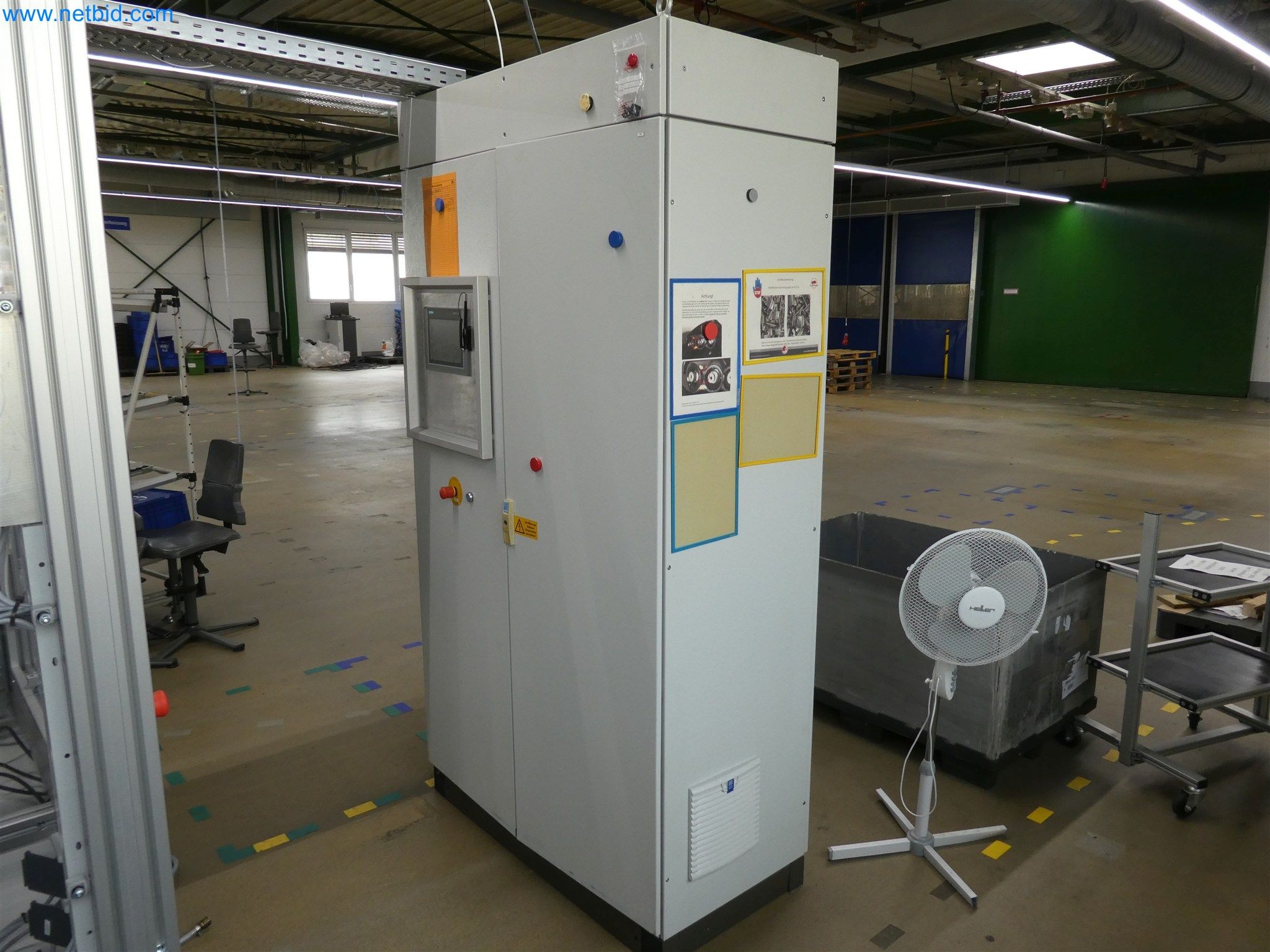 Máquinas de moldagem por injeção, máquinas CNC e linhas de montagem para elementos de aquecimento e componentes automóveis-28