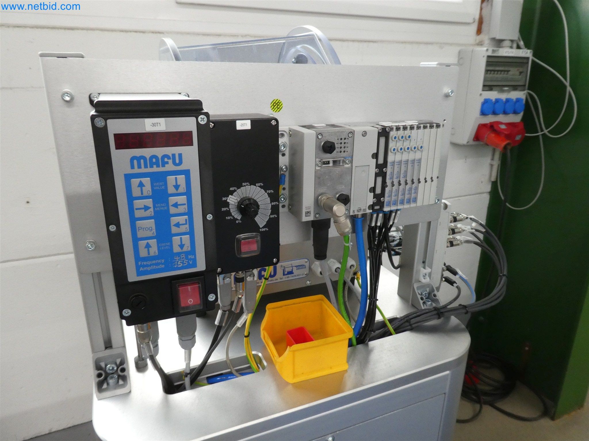 Máquinas de moldagem por injeção, máquinas CNC e linhas de montagem para elementos de aquecimento e componentes automóveis-29