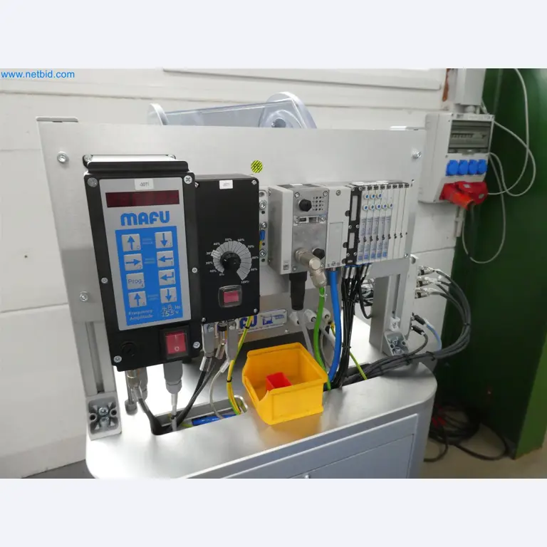 Máquinas de moldagem por injeção, máquinas CNC e linhas de montagem para elementos de aquecimento e componentes automóveis-29