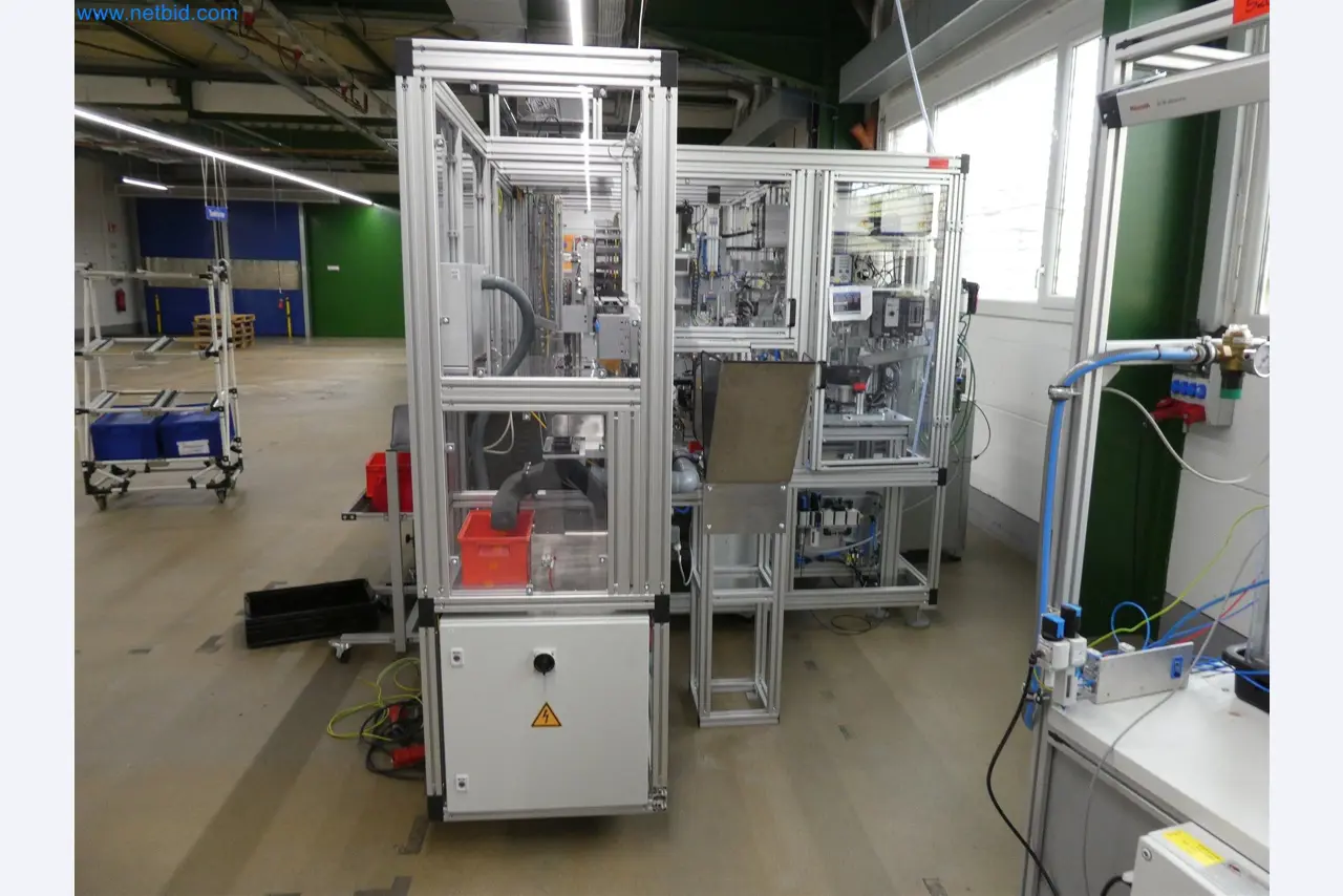 Máquinas de moldagem por injeção, máquinas CNC e linhas de montagem para elementos de aquecimento e componentes automóveis-2