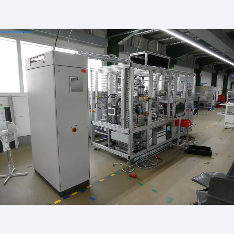 Máquinas de moldagem por injeção, máquinas CNC e linhas de montagem para elementos de aquecimento e componentes automóveis-3