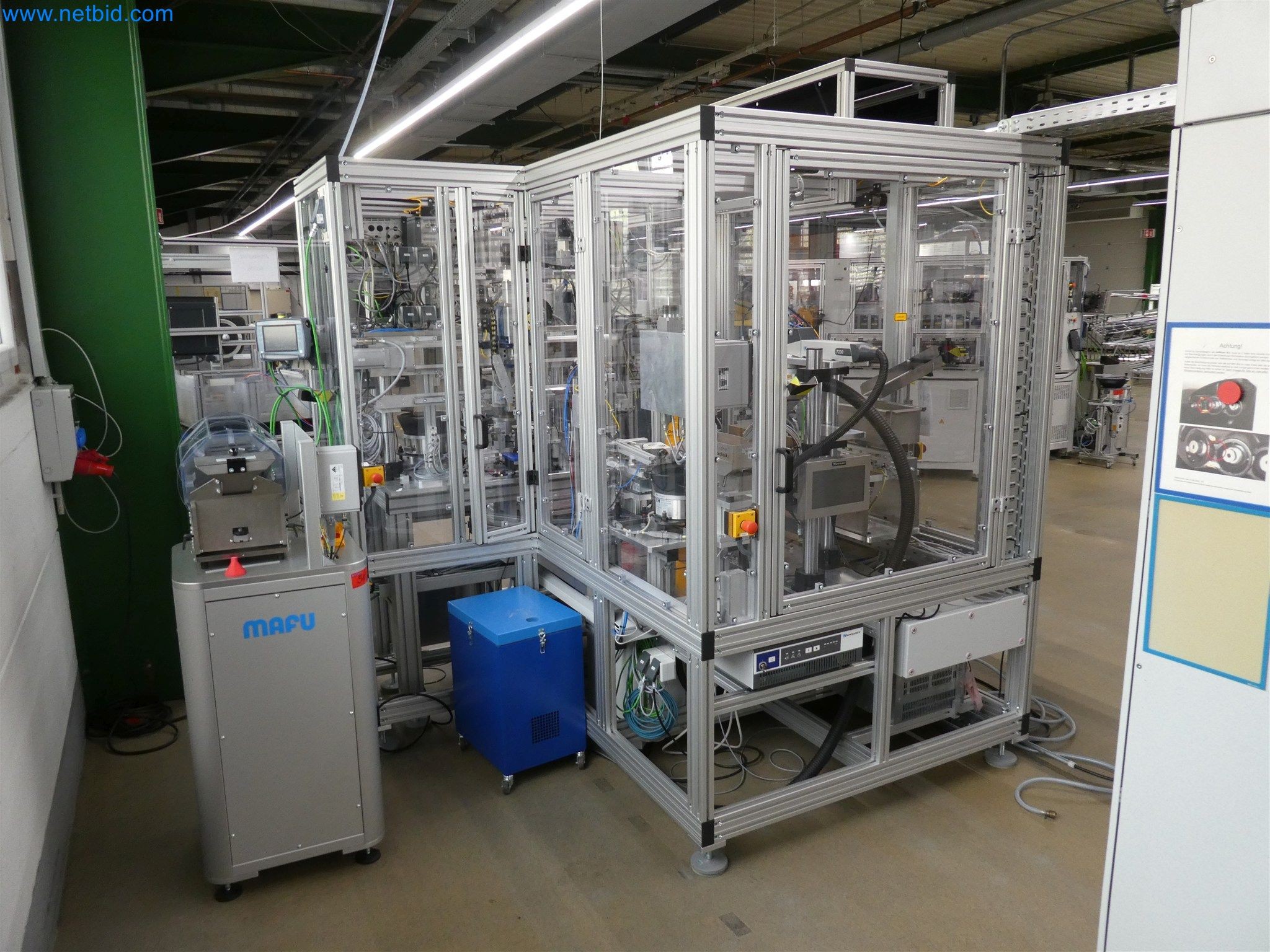 Máquinas de moldagem por injeção, máquinas CNC e linhas de montagem para elementos de aquecimento e componentes automóveis-4