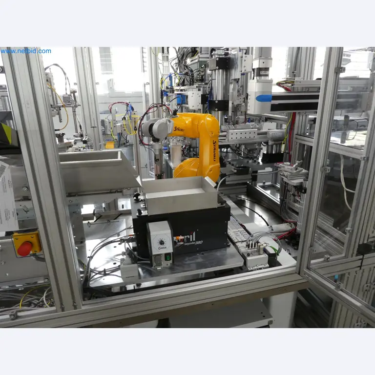 Máquinas de moldagem por injeção, máquinas CNC e linhas de montagem para elementos de aquecimento e componentes automóveis-6