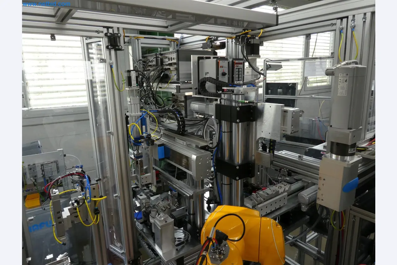 Máquinas de moldagem por injeção, máquinas CNC e linhas de montagem para elementos de aquecimento e componentes automóveis-8