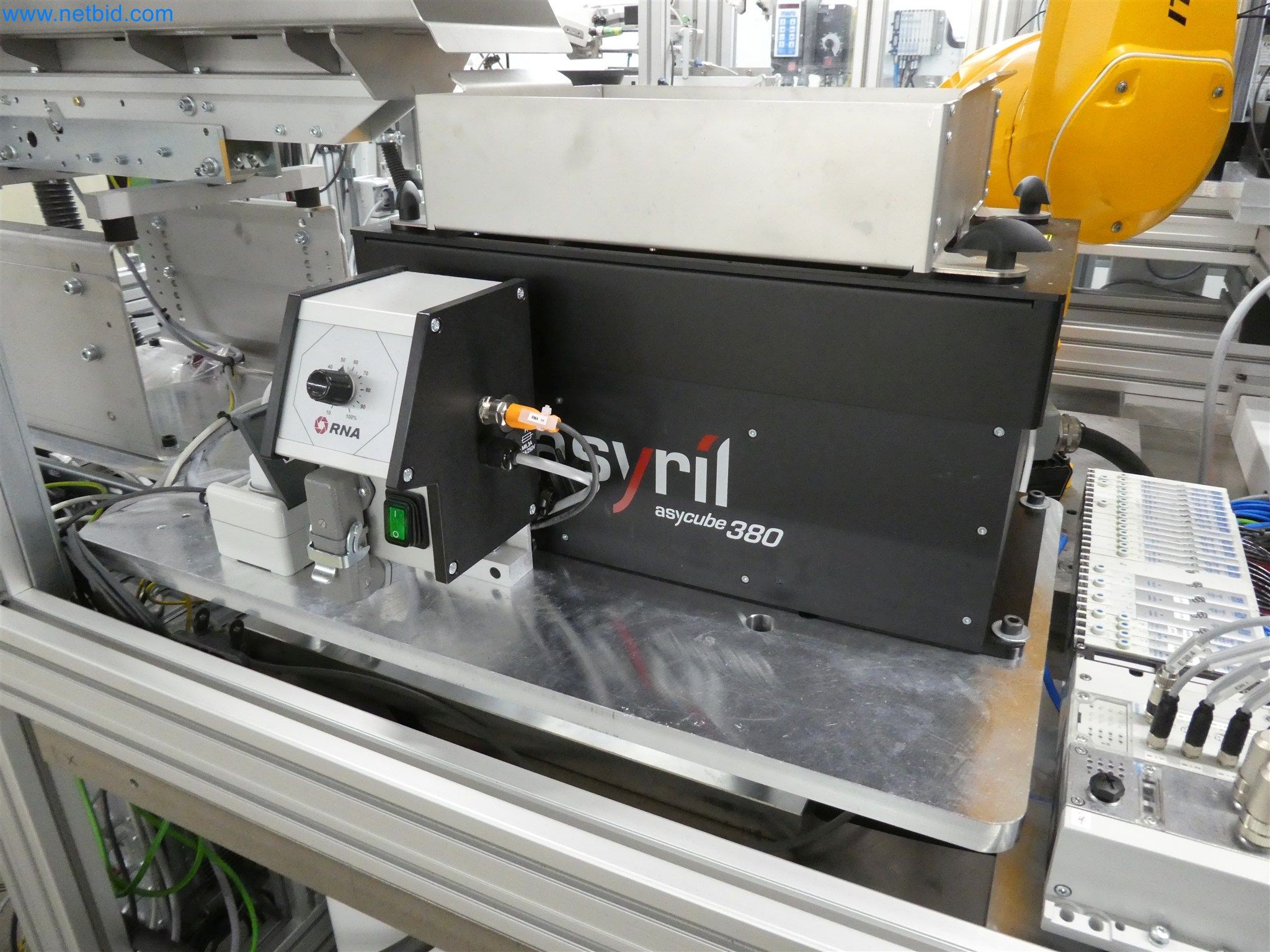 Máquinas de moldagem por injeção, máquinas CNC e linhas de montagem para elementos de aquecimento e componentes automóveis-9