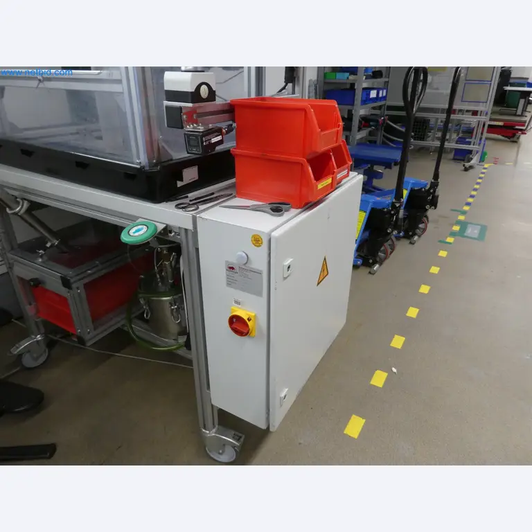 Máquinas de moldagem por injeção, máquinas CNC e linhas de montagem para elementos de aquecimento e componentes automóveis-5