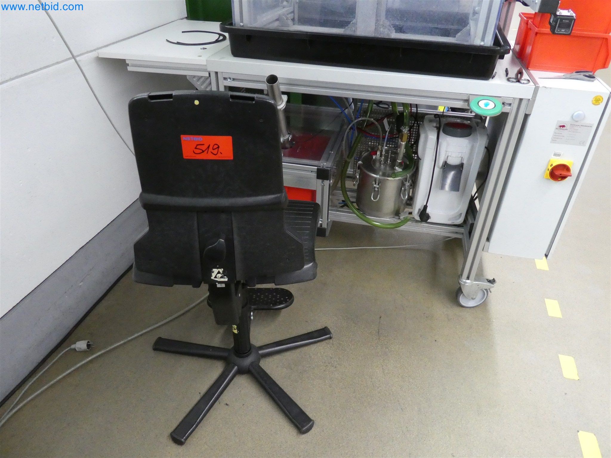 Máquinas de moldagem por injeção, máquinas CNC e linhas de montagem para elementos de aquecimento e componentes automóveis-6