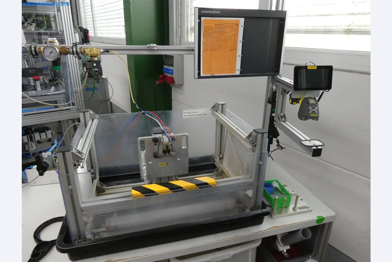 Spritzgießmaschinen, CNC-Maschinen & Montagelinien für Heizelemente und Automotive-Komponenten-3