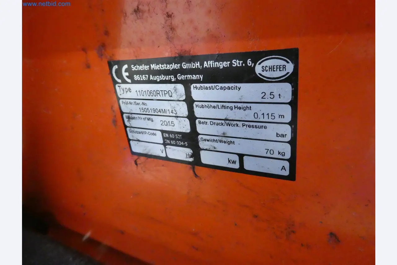 Máquinas de moldeo por inyección, máquinas CNC y líneas de montaje para elementos calefactores y componentes de automoción-1