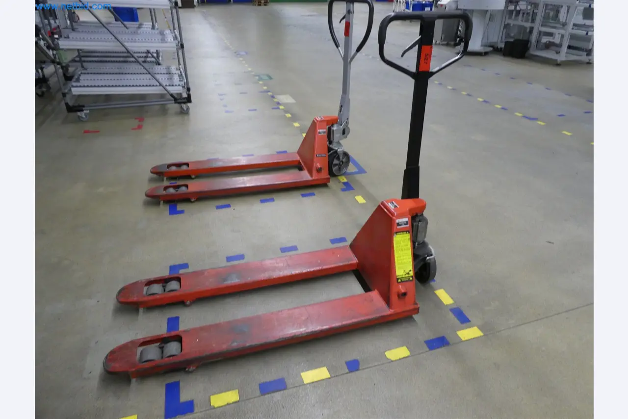 Máquinas de moldeo por inyección, máquinas CNC y líneas de montaje para elementos calefactores y componentes de automoción-1