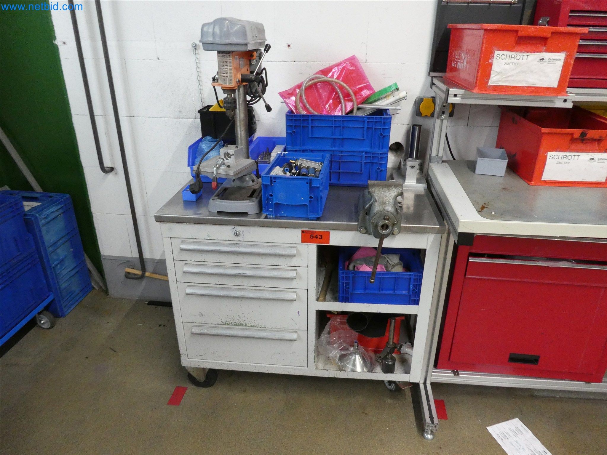 Máquinas de moldeo por inyección, máquinas CNC y líneas de montaje para elementos calefactores y componentes de automoción-3