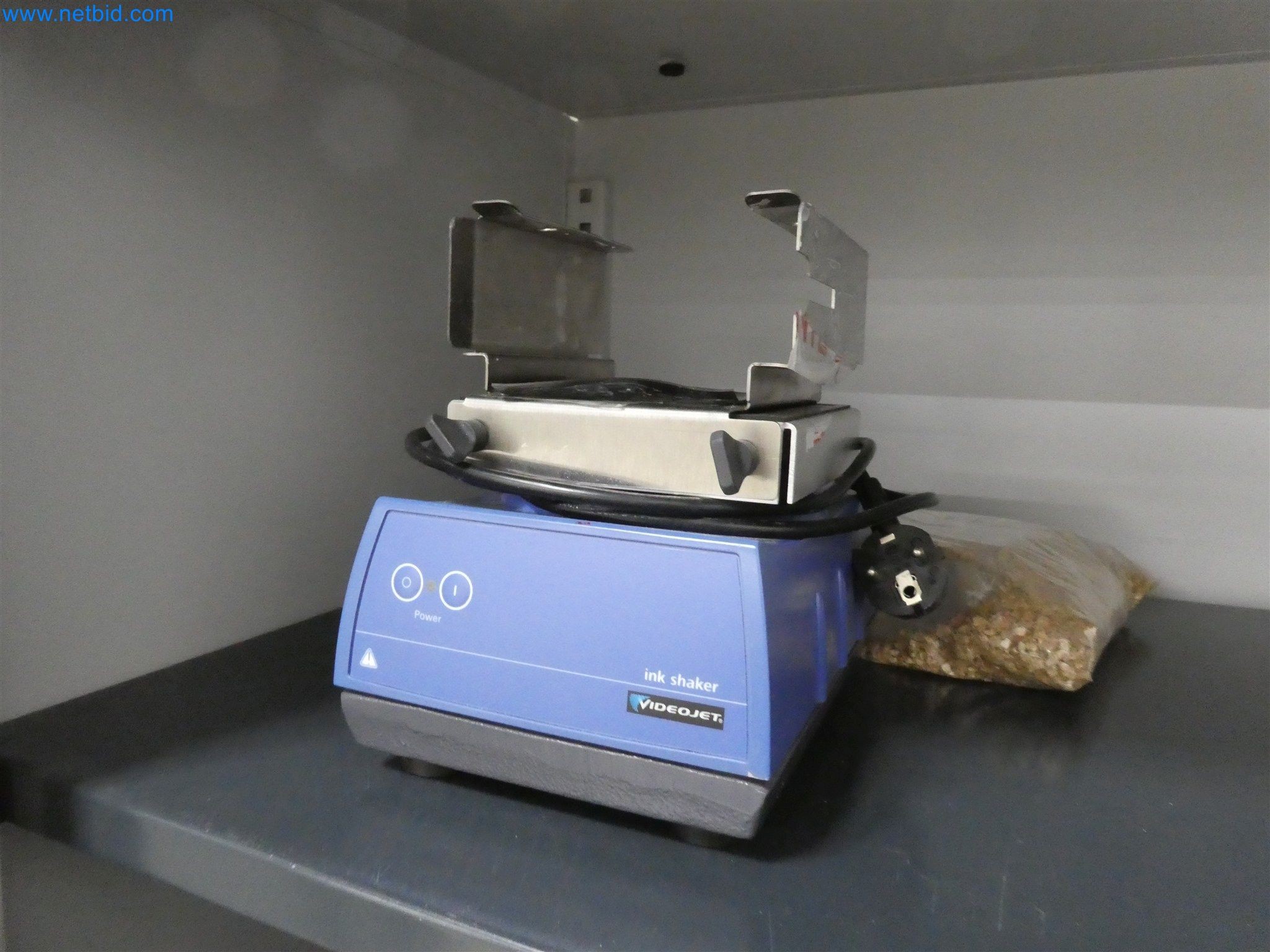 Máquinas de moldeo por inyección, máquinas CNC y líneas de montaje para elementos calefactores y componentes de automoción-5