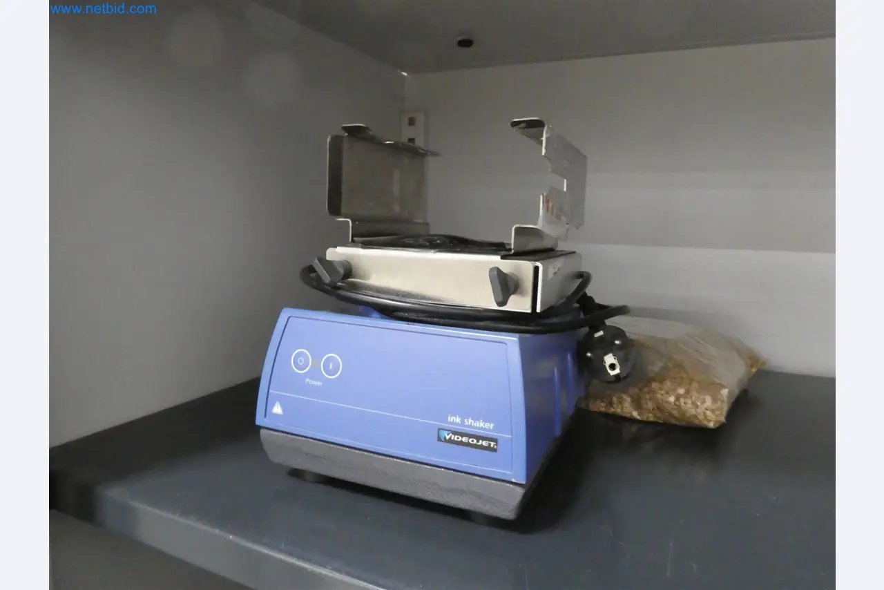 Máquinas de moldeo por inyección, máquinas CNC y líneas de montaje para elementos calefactores y componentes de automoción-5